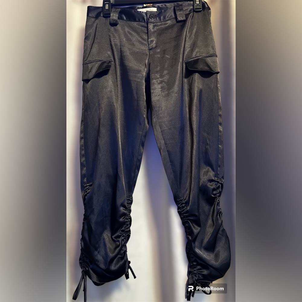 Charlotte Russe Black Shiny Polyester Capri Pants. Size 5/6. Scrunched Ends.